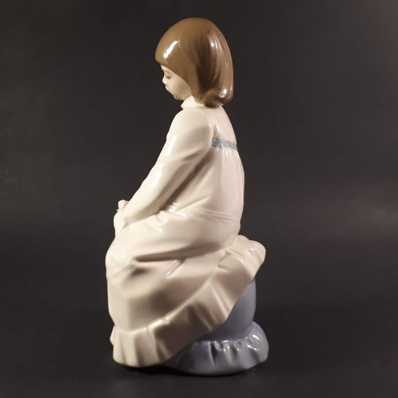 Enrique Nadal Sitting Girl w/ Rose Collectors Edition 1986 Spain - Picture 5 of 8